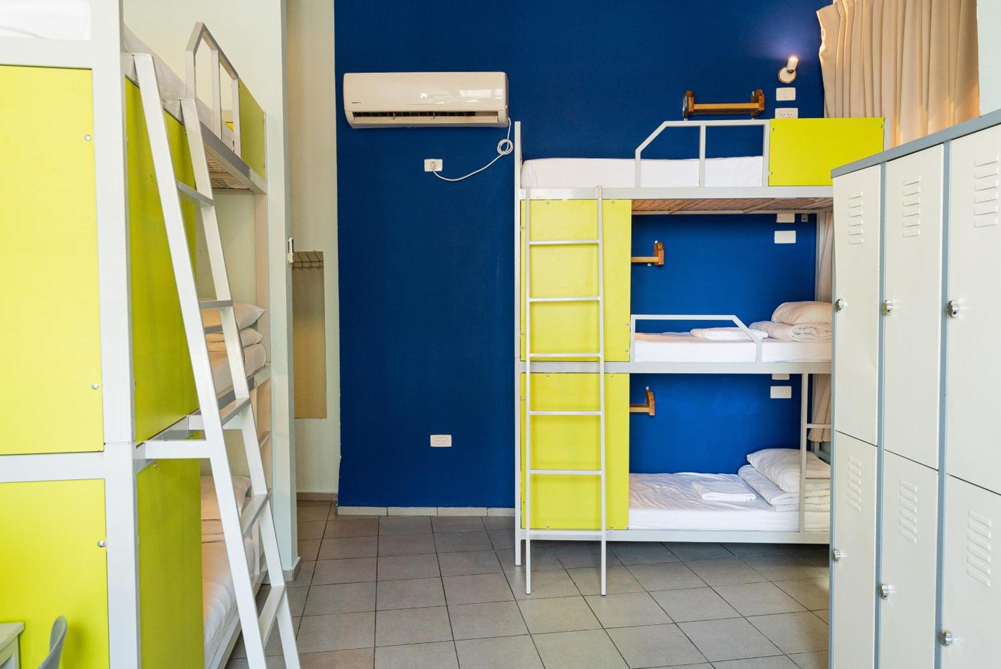 Bed 6-Bed Dormitory Room