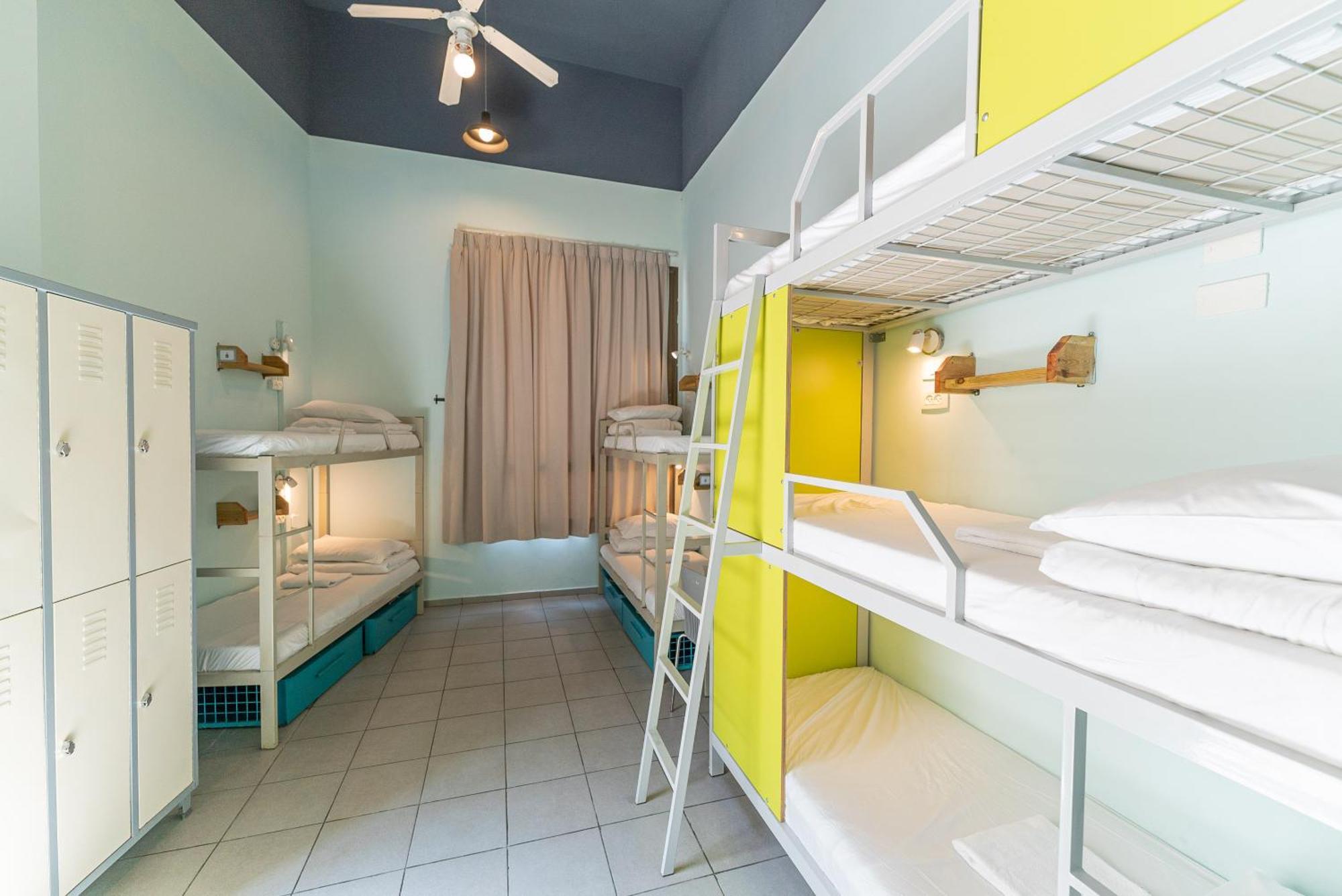 Bed 6-Bed Dormitory Room